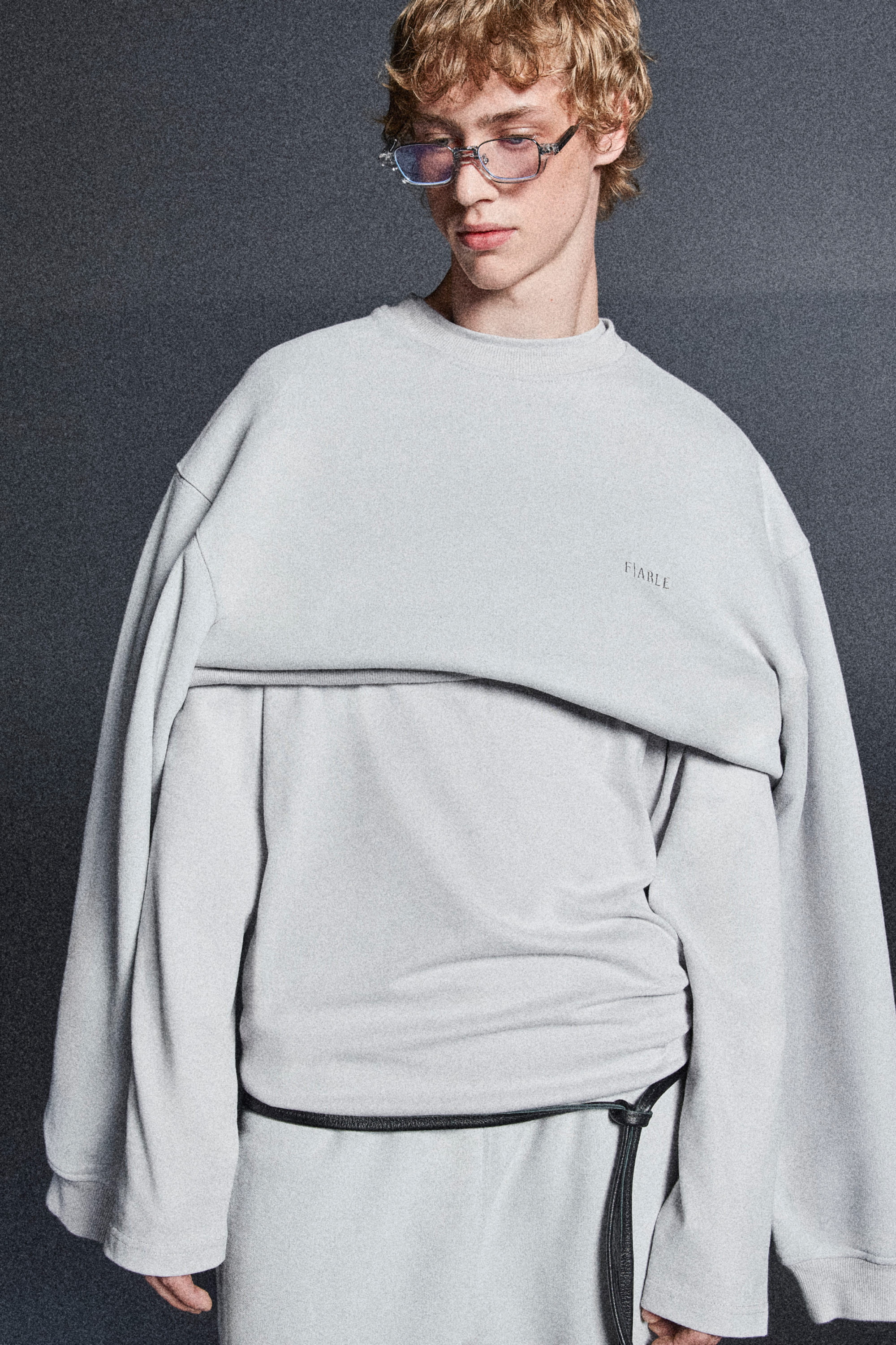 

Свитшот Uniform Off-White FABLE, Серый, UNIFORM